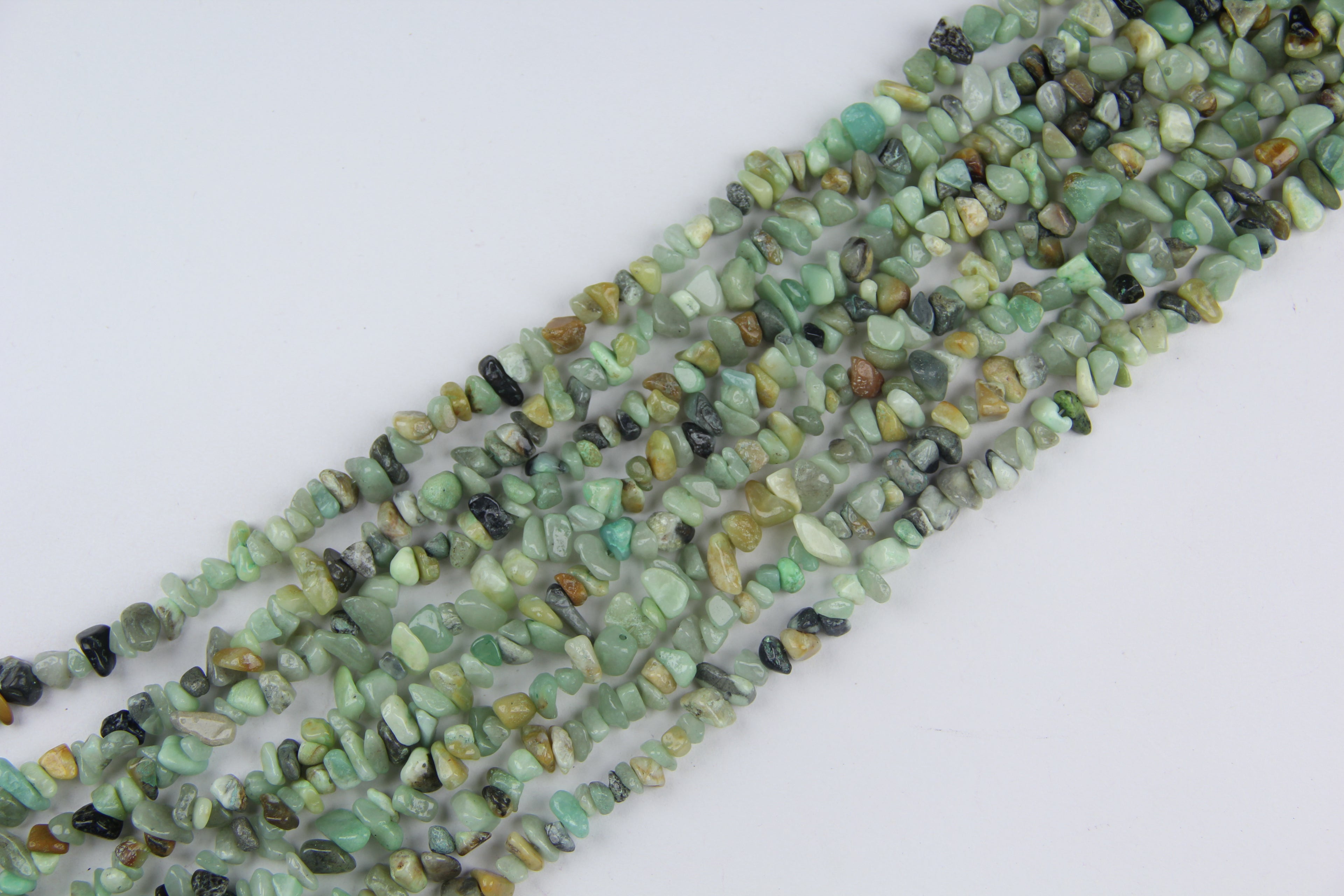 Amazon jade with irregular long chains