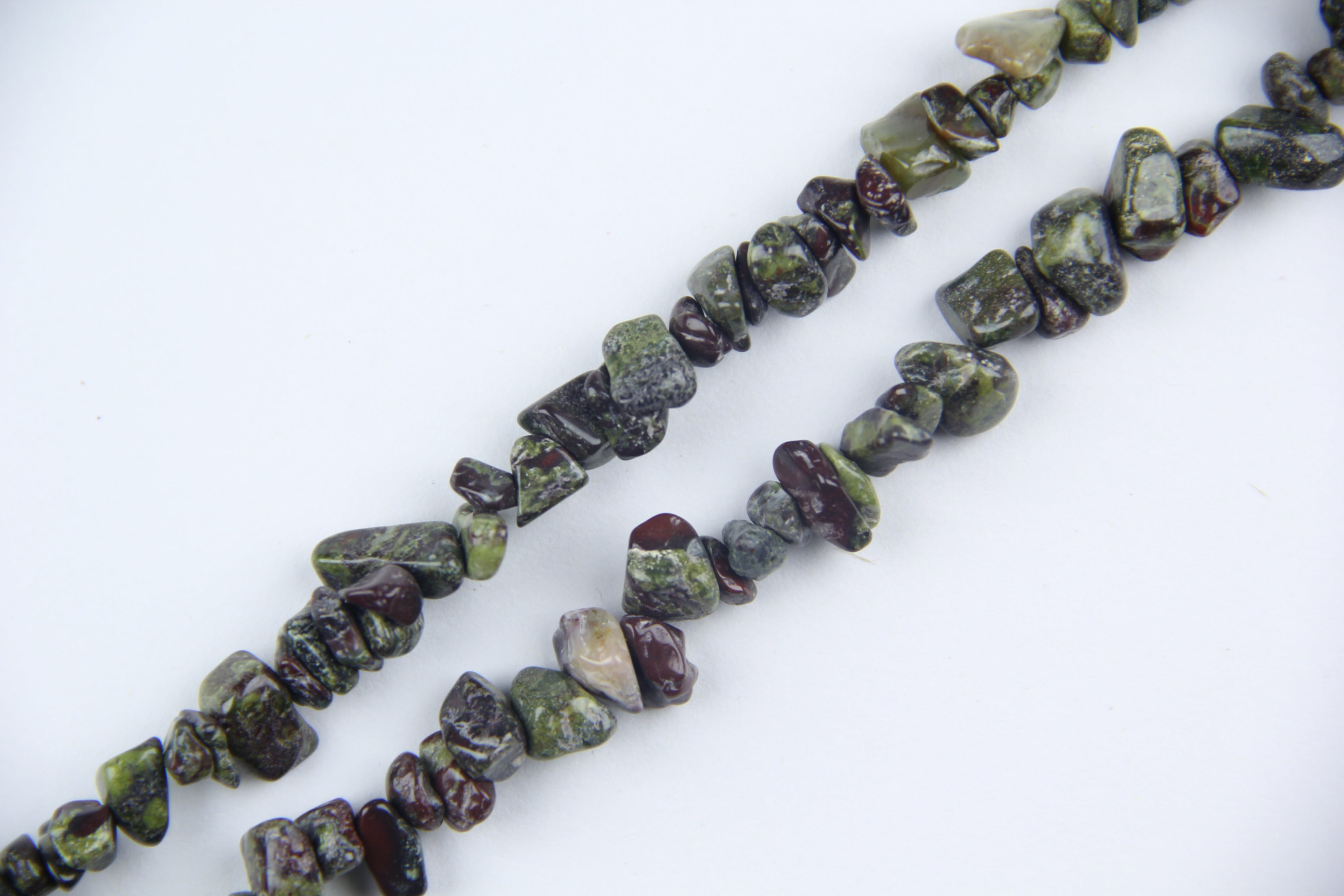 Irregular Dragon Blood Crushed Stone Long Chain