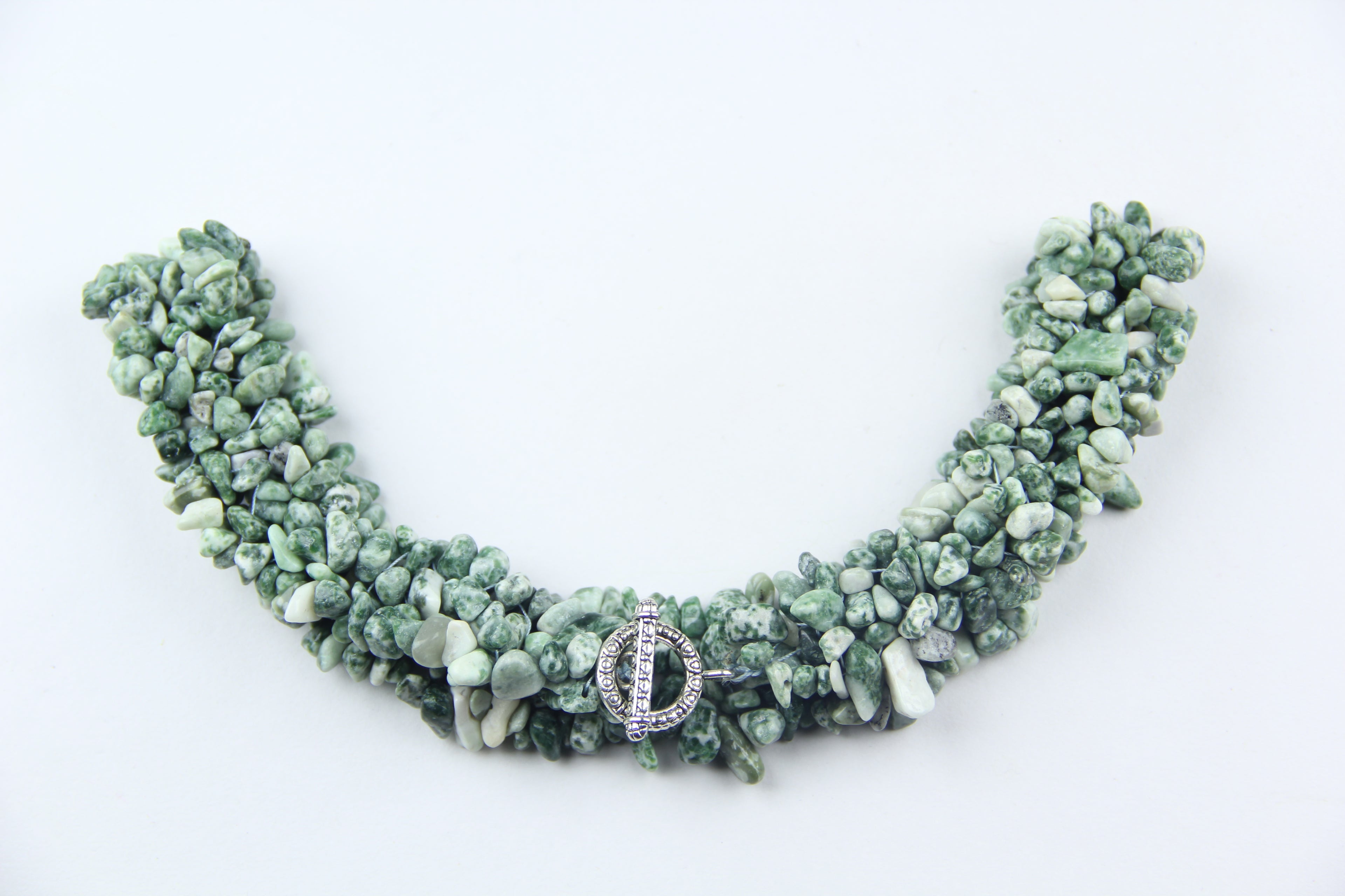 Tree-printed agate necklace