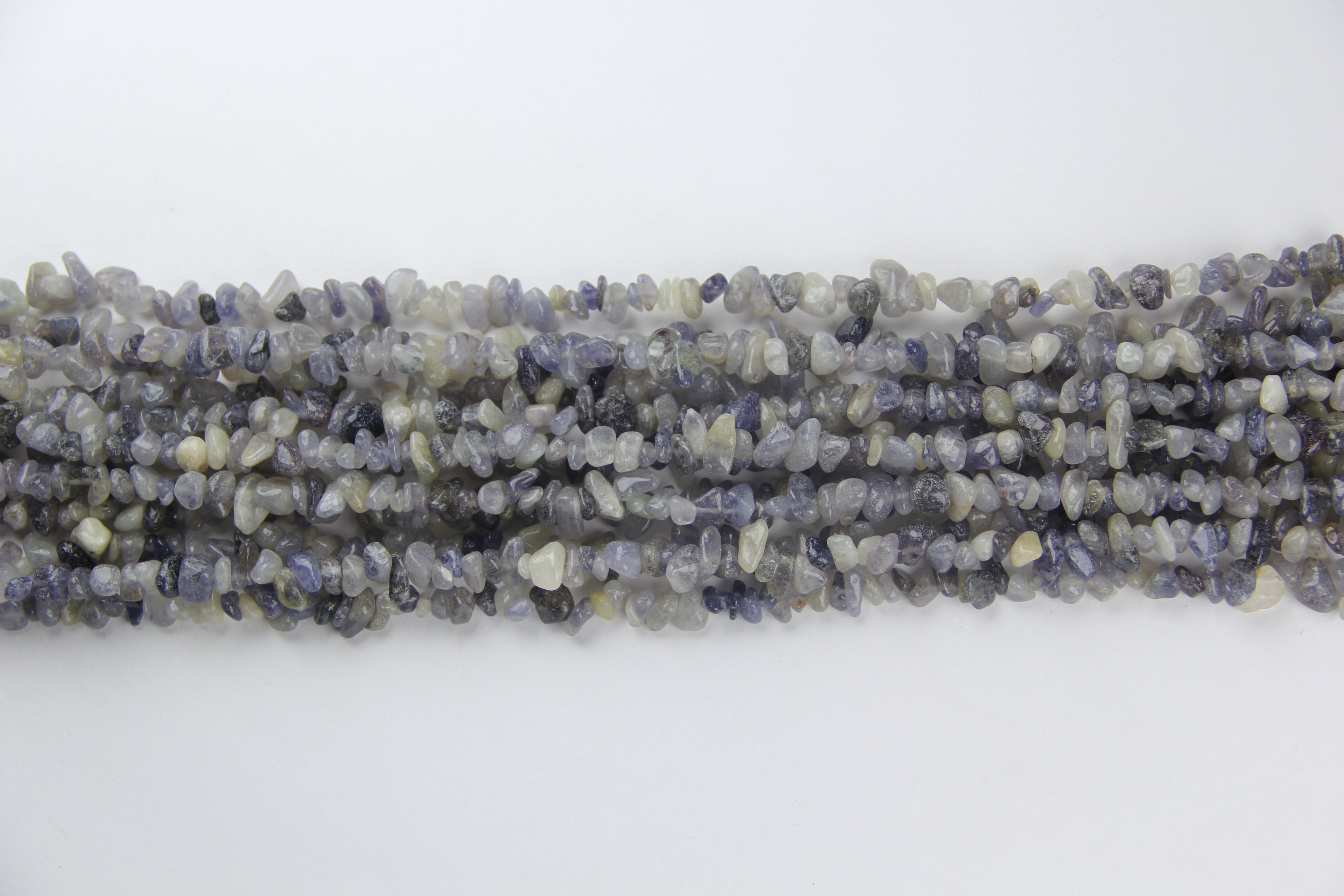 Irregular long chain of cordierite