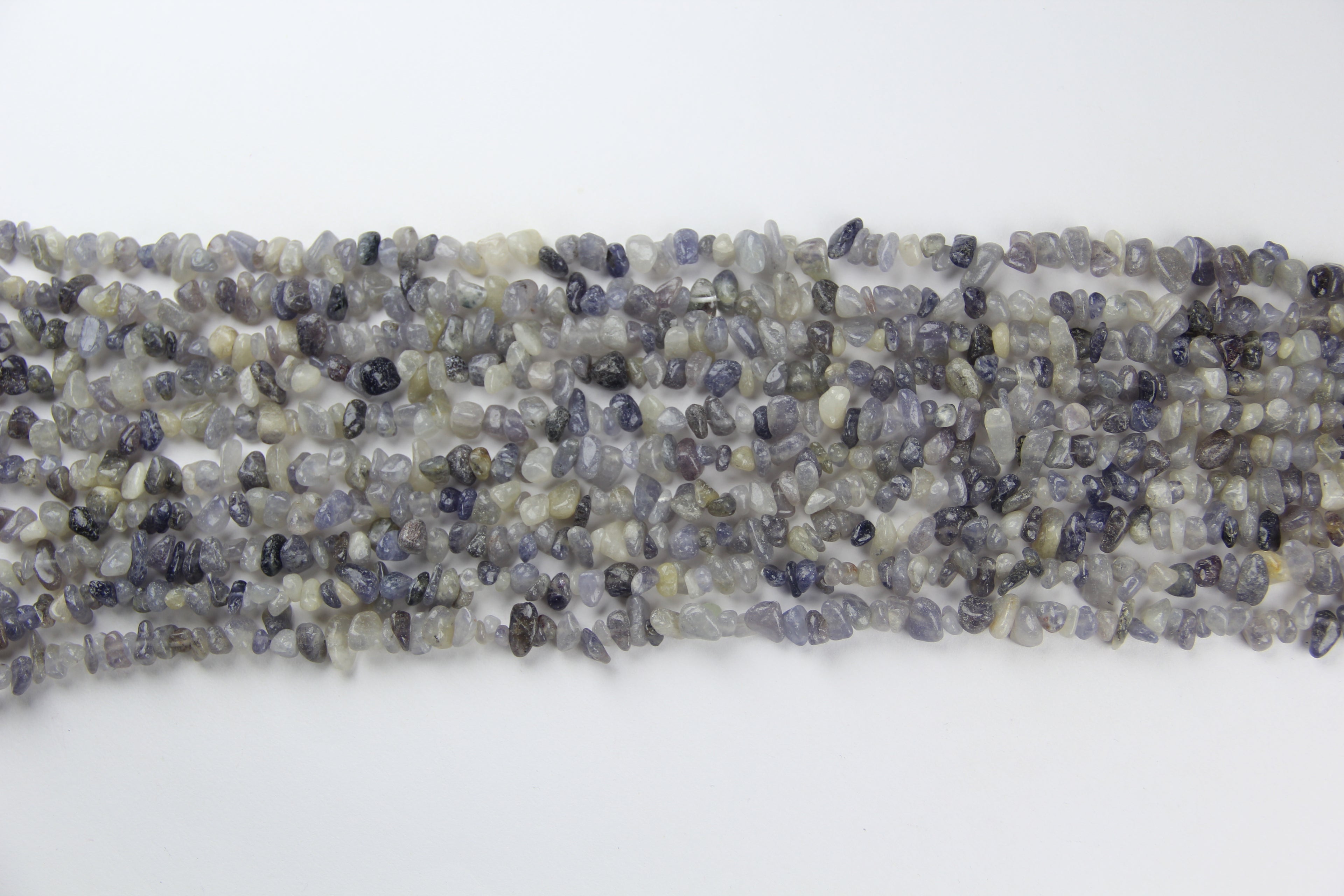 Irregular long chain of cordierite