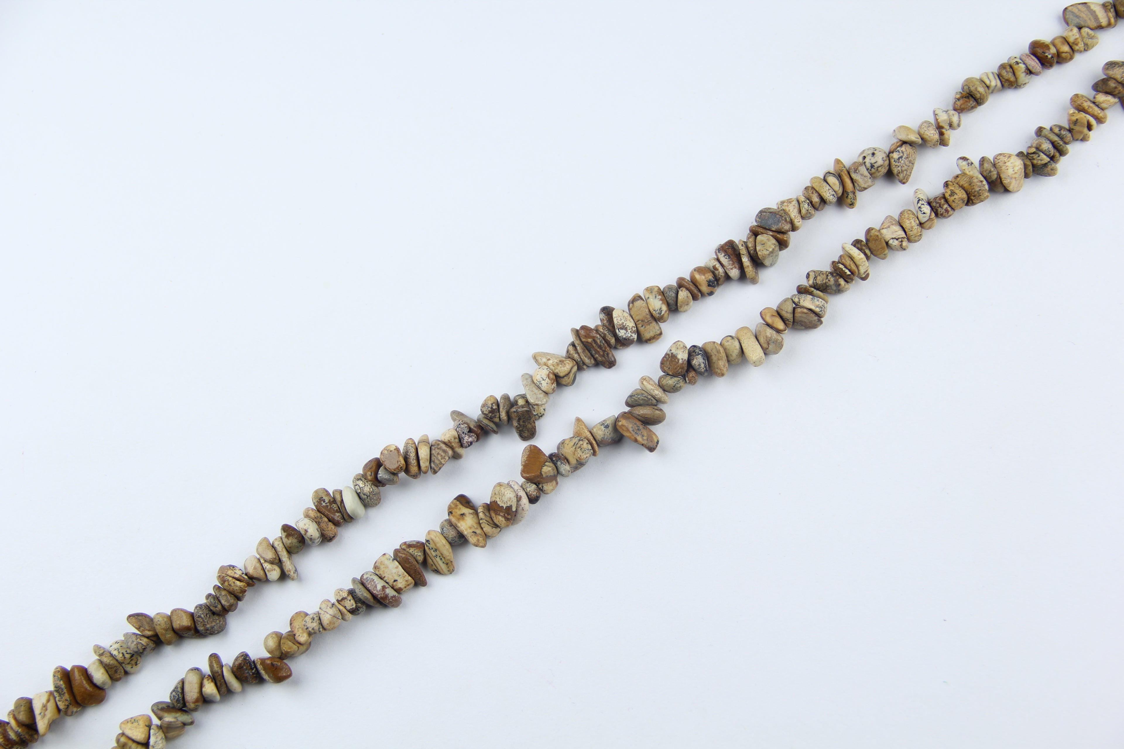 Irregular natural picture gravel long chain