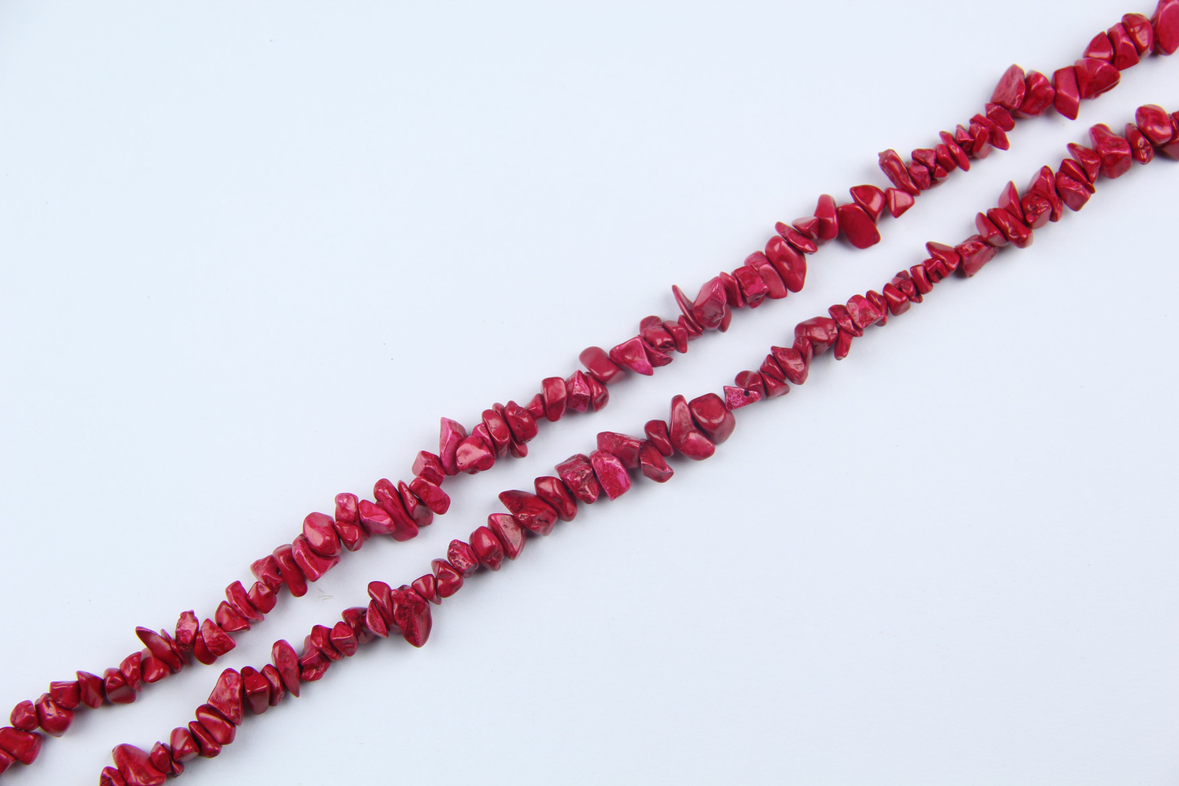Stained red pine broken stone long chain