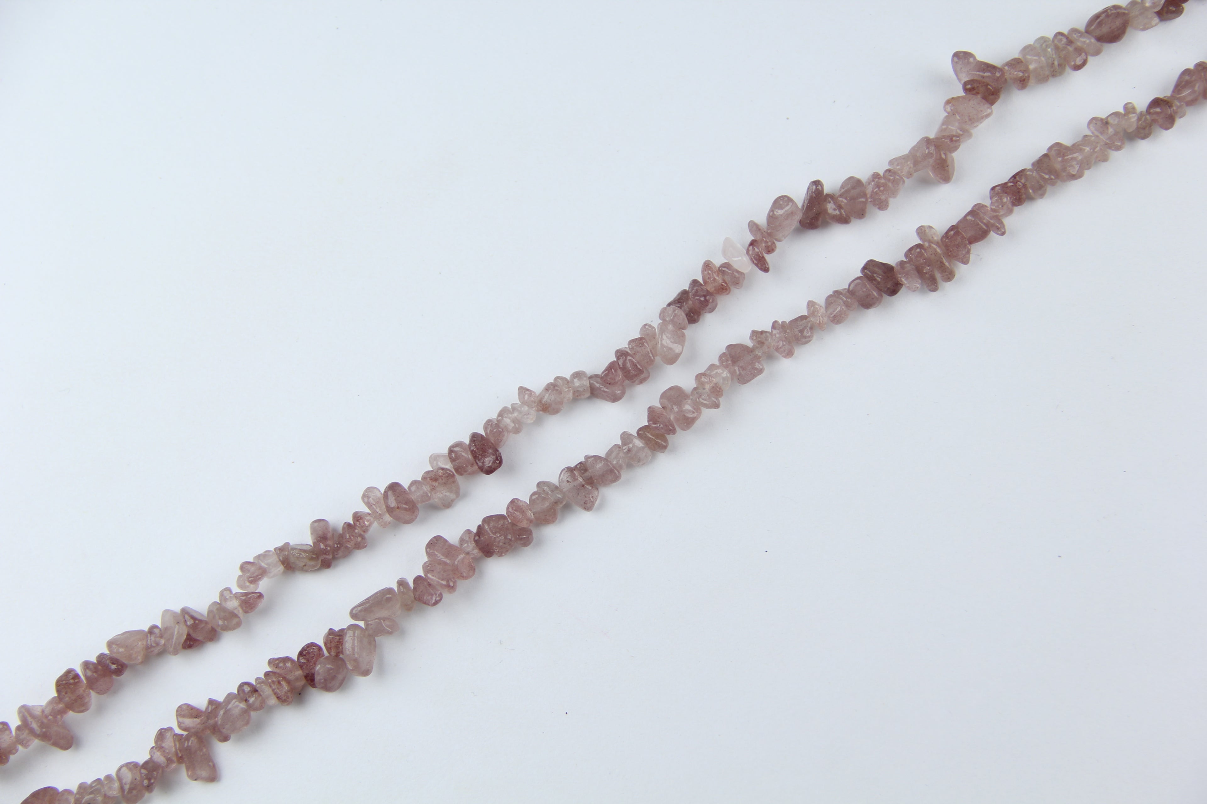 Irregular strawberry crystal broken stone long chain