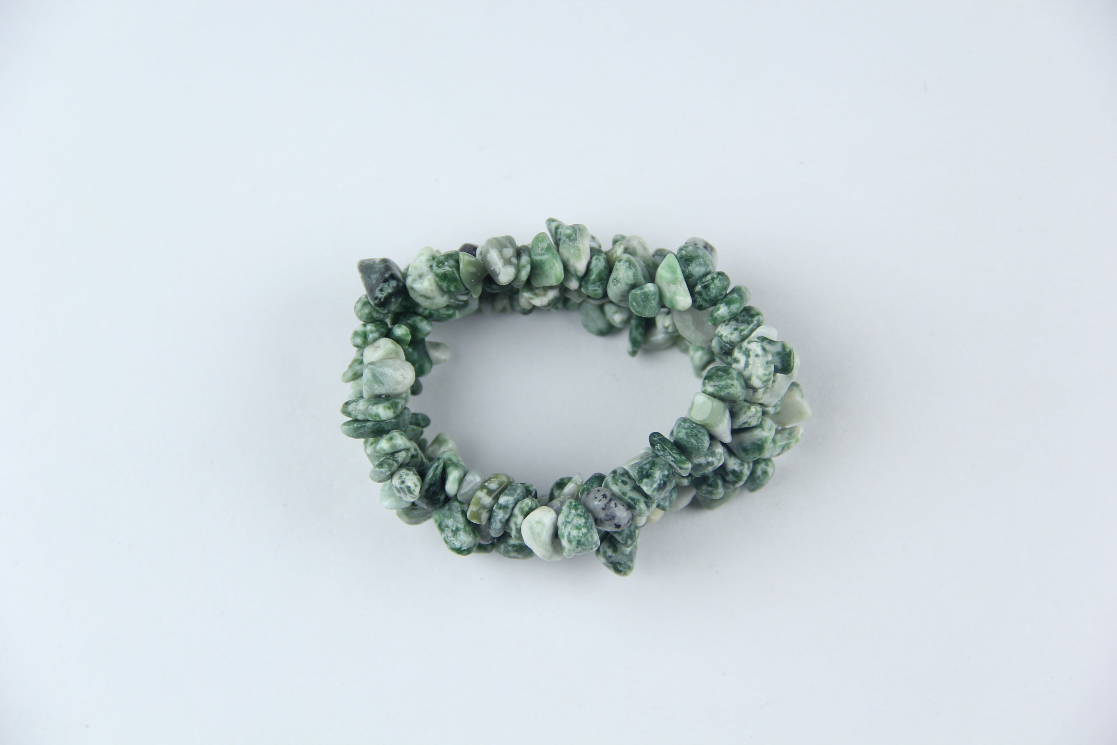 Tree-patterned agate bracelet