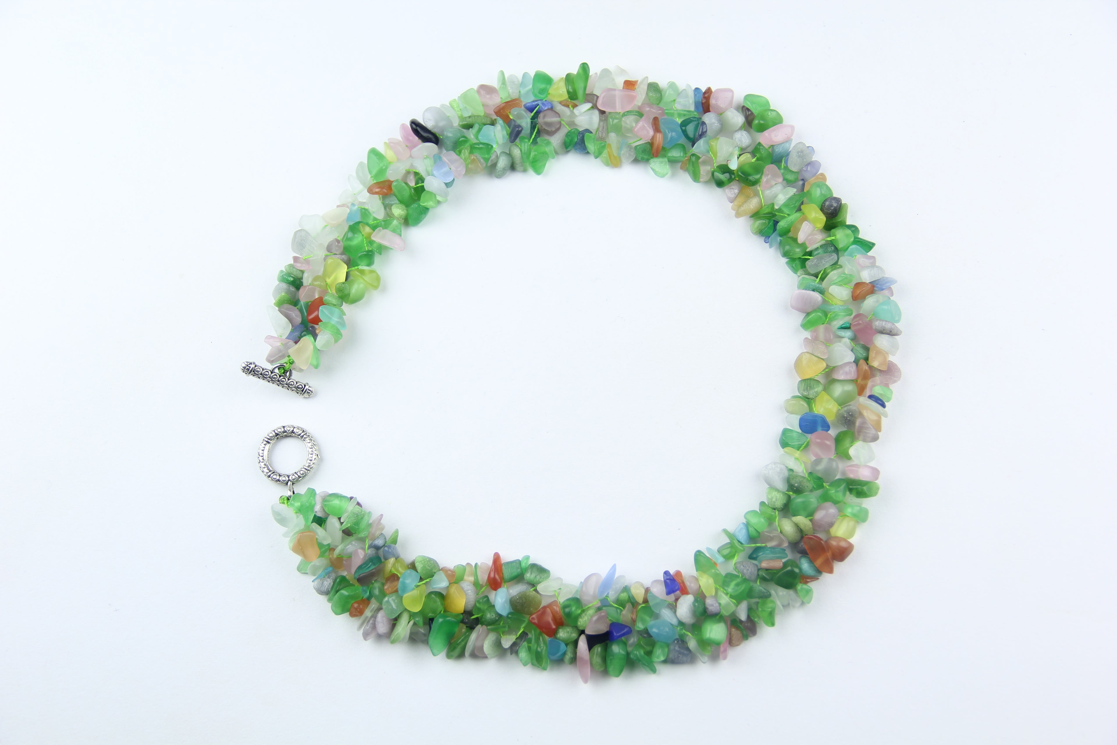 Colorful cat-eye glass necklace