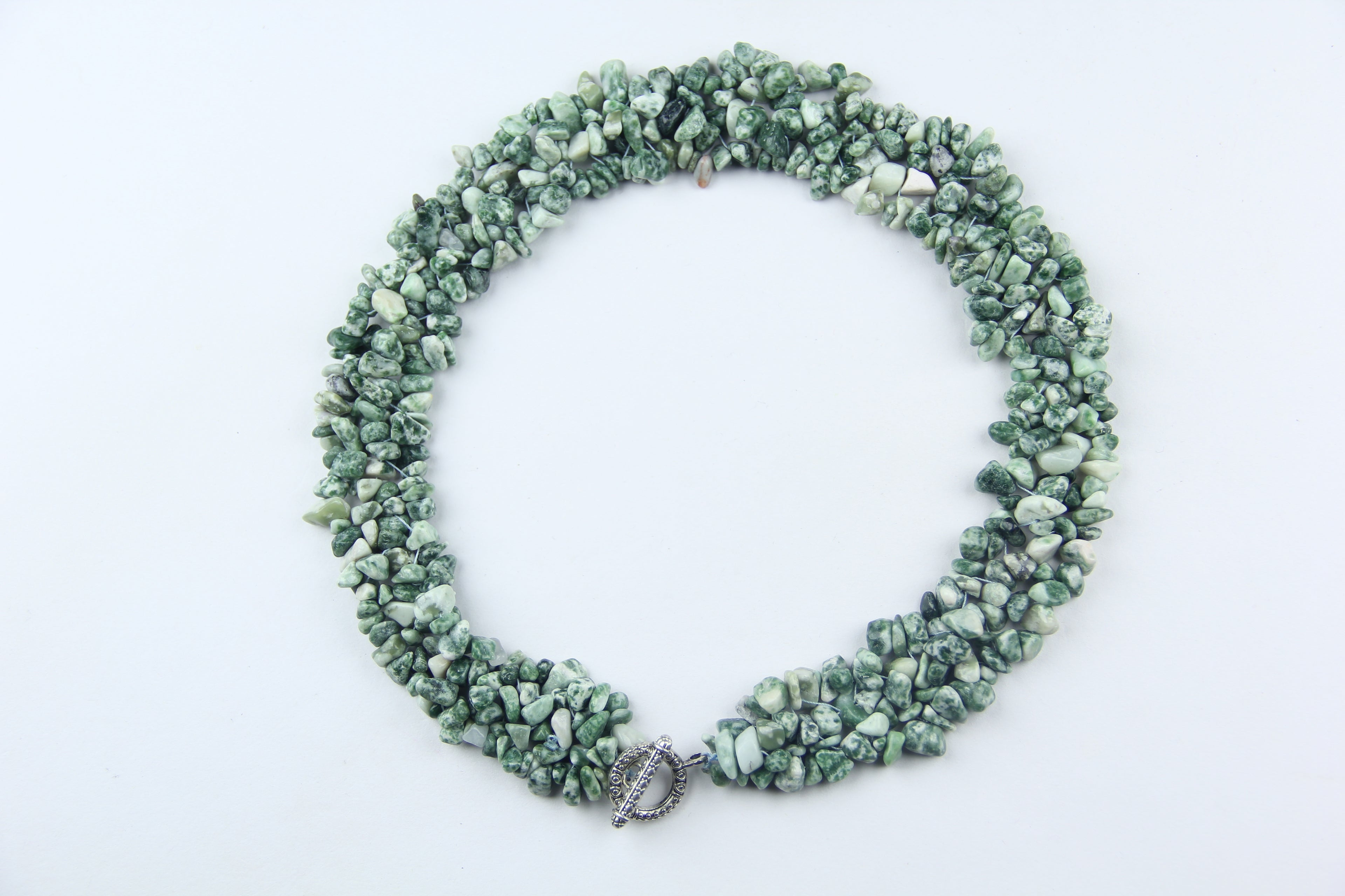 Tree-printed agate necklace