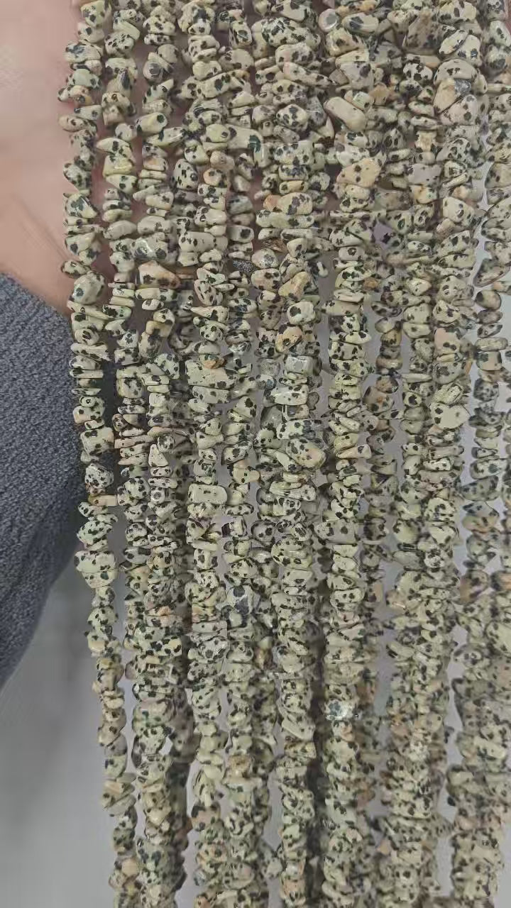 Irregular speckled gravel long chain