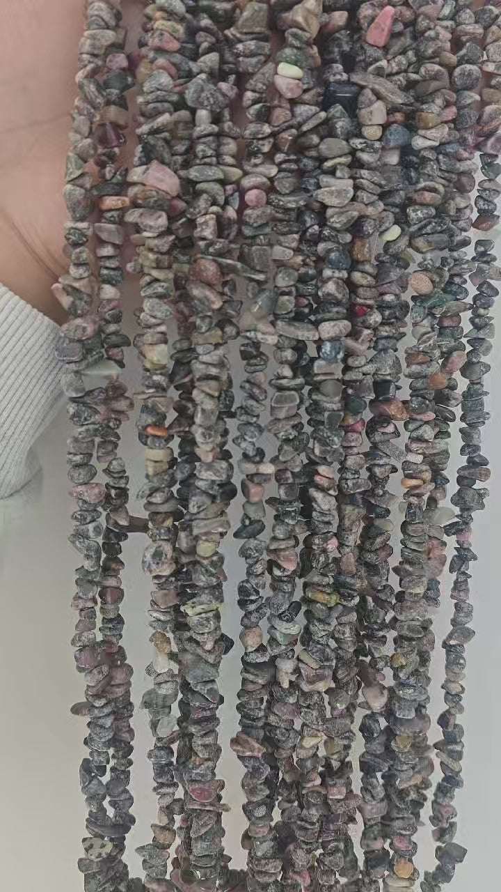 360 rotation of natural red stripe agate irregular bead long necklace, pink and red wave patterns visible from all angles