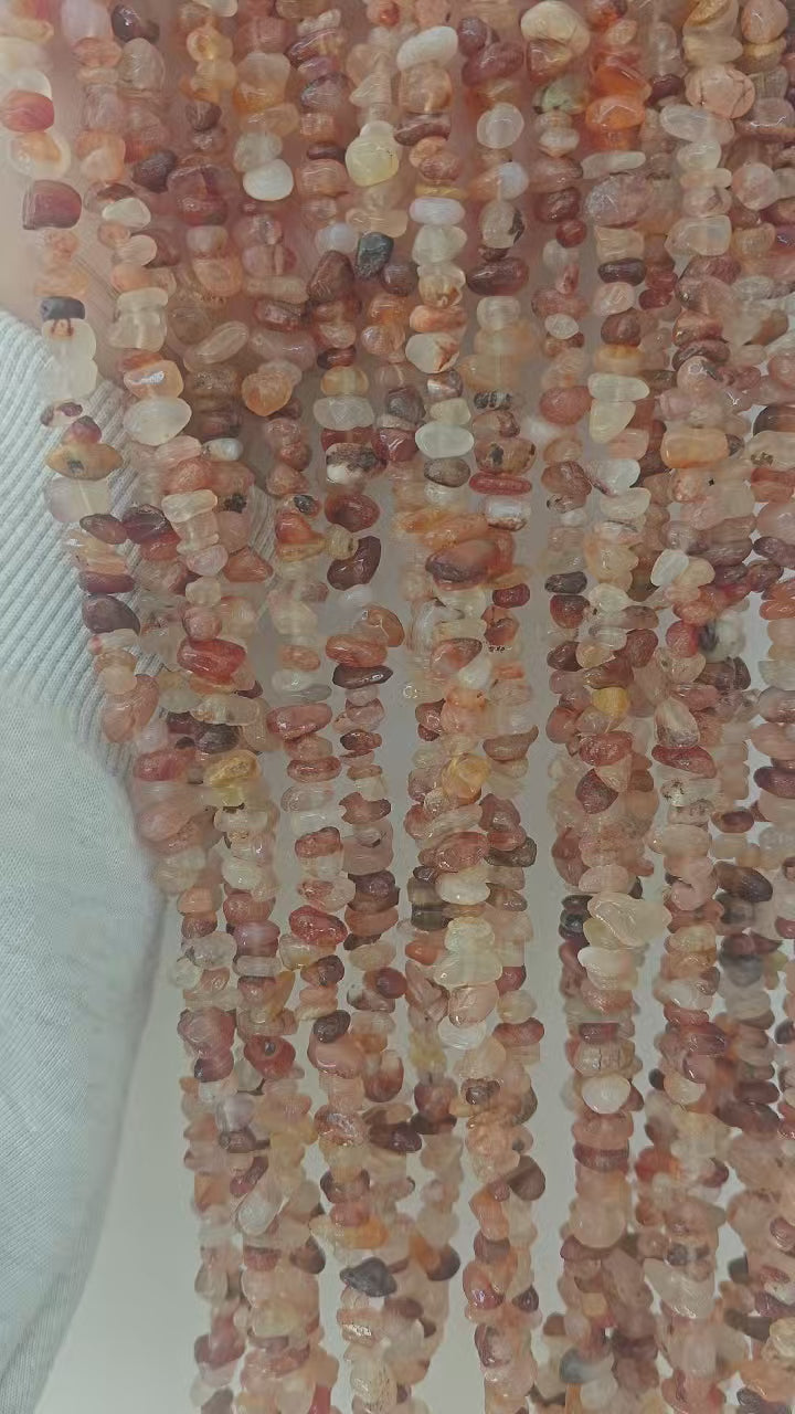 360 rotation of natural yellow agate irregular bead long necklace, honey yellow colors visible from all angles