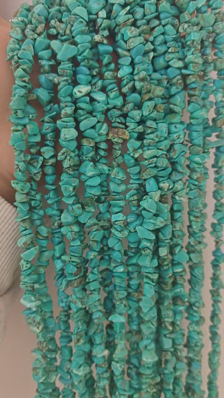 Irregular turquoise gravel long chain