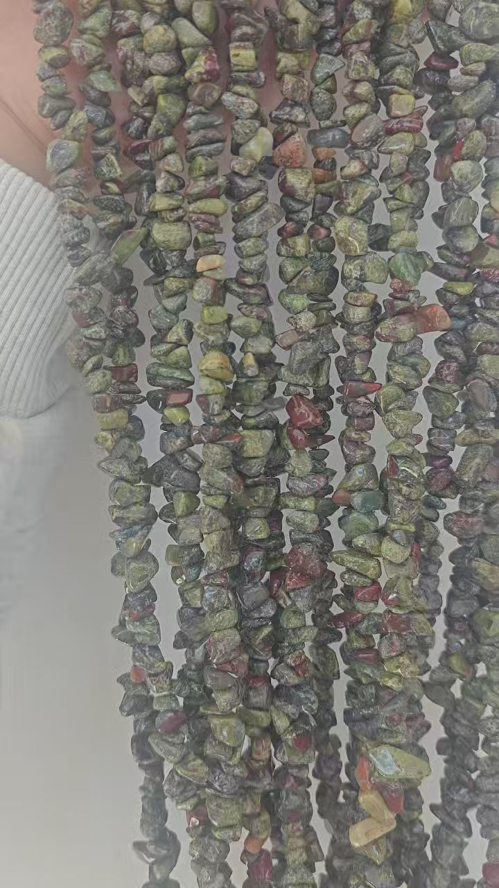 Irregular Dragon Blood Crushed Stone Long Chain